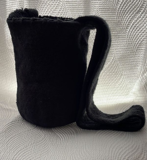 Mochila arwaca pequeña de color negro